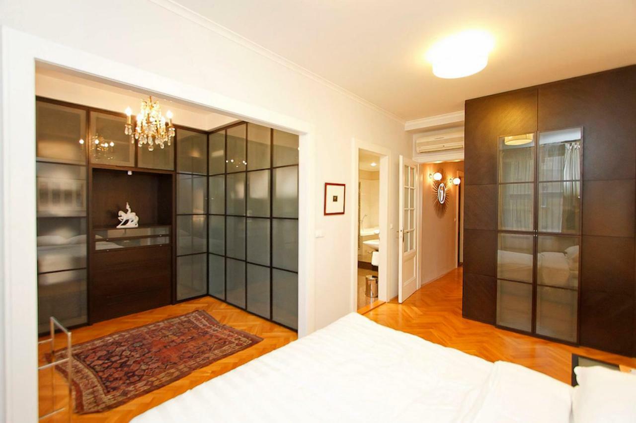 Spacious Elegance In The Heart Of Old Town